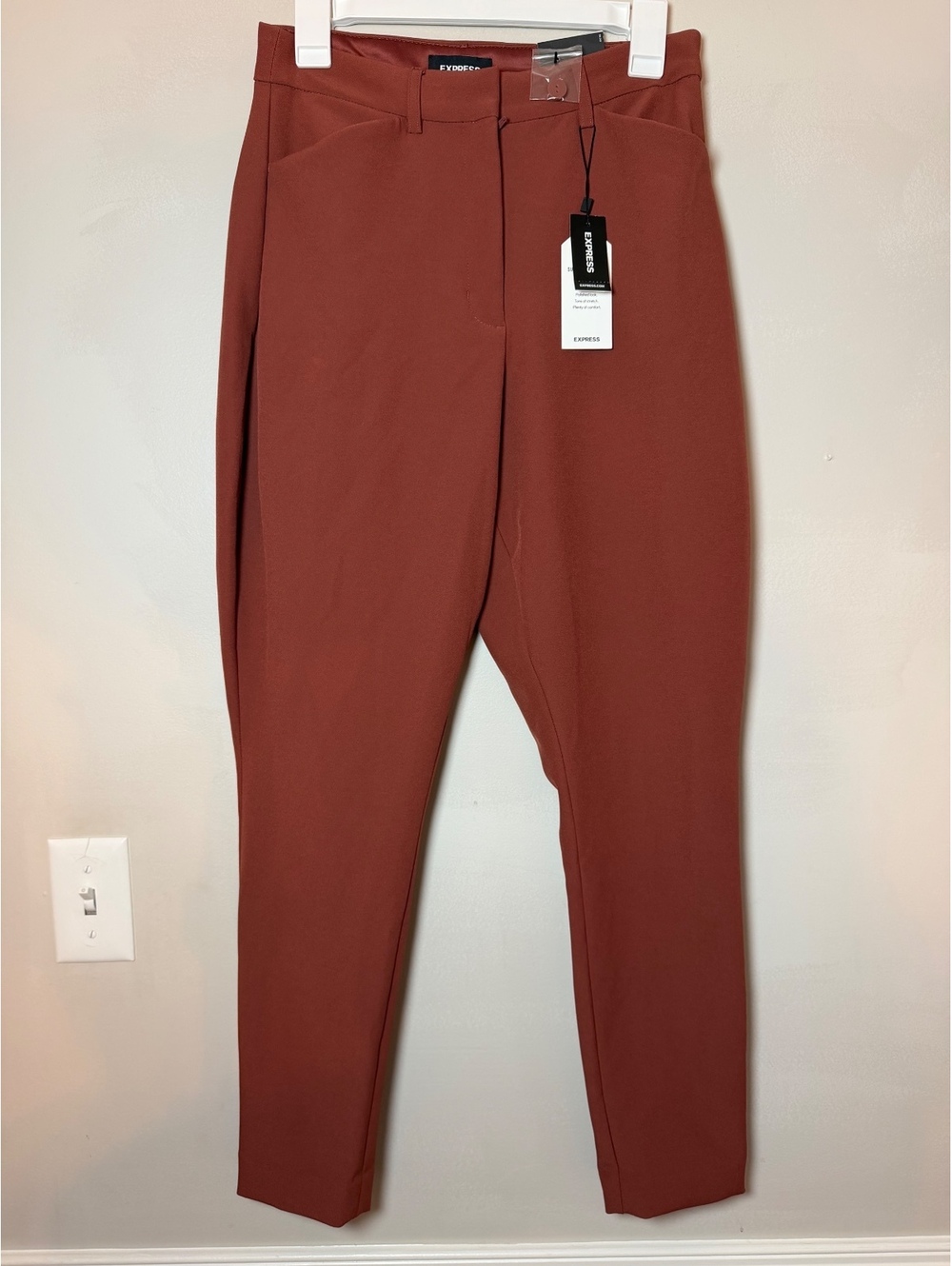 Express NWT Supersoft Twill Curvy Skinny High Rise Dress Pants Size 6R Rust